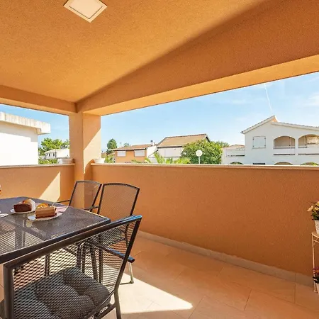 1 Bedroom Beautiful In * Vir