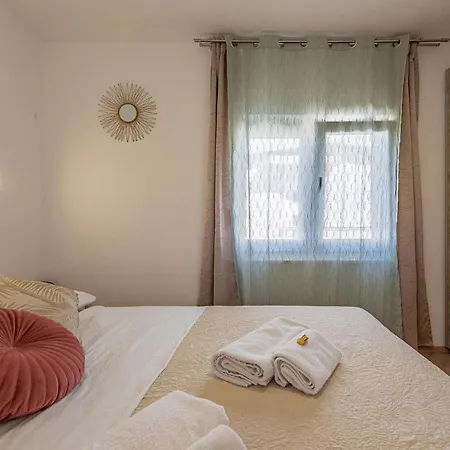 1 Bedroom Beautiful In *